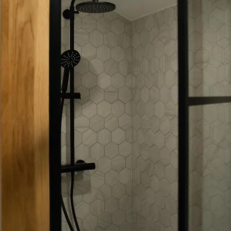 Buitengeluk Kapel-Avezaath